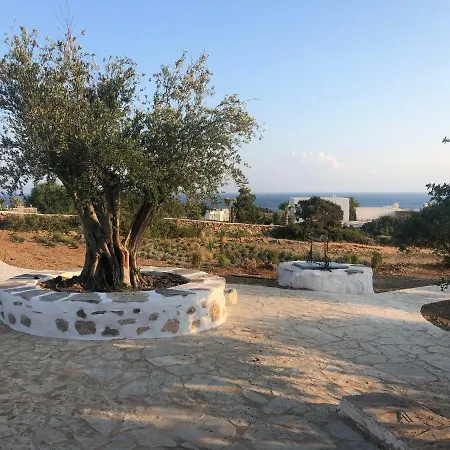 Eleonas Villas, Near Lolantonis Parikia (Paros)