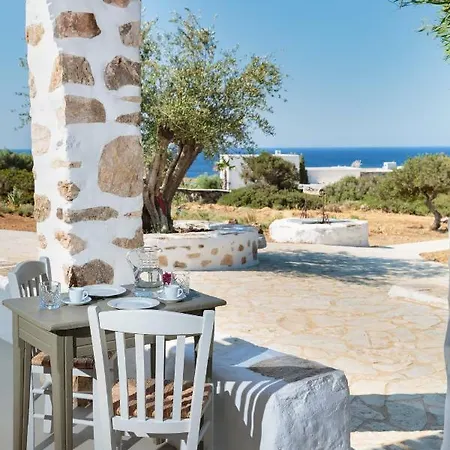 Eleonas Villas, Near Lolantonis * Parikia (Paros)